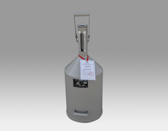 維護(hù)設(shè)備性能：定期校準(zhǔn)標(biāo)準(zhǔn)金屬量器對(duì)油品檢測(cè)的重要性